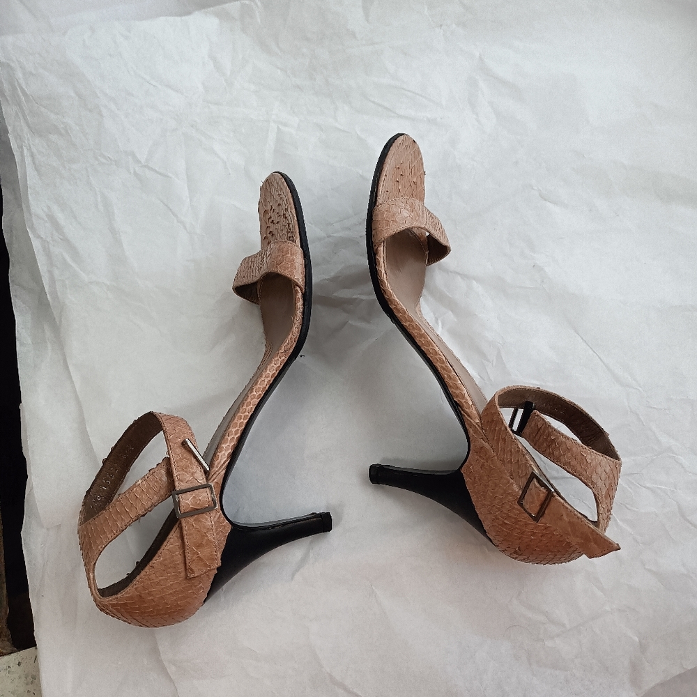 Gucci Sandal luxury  Snake Skin Ankle Strap Heels sz 8.5B - Picture 12 of 15